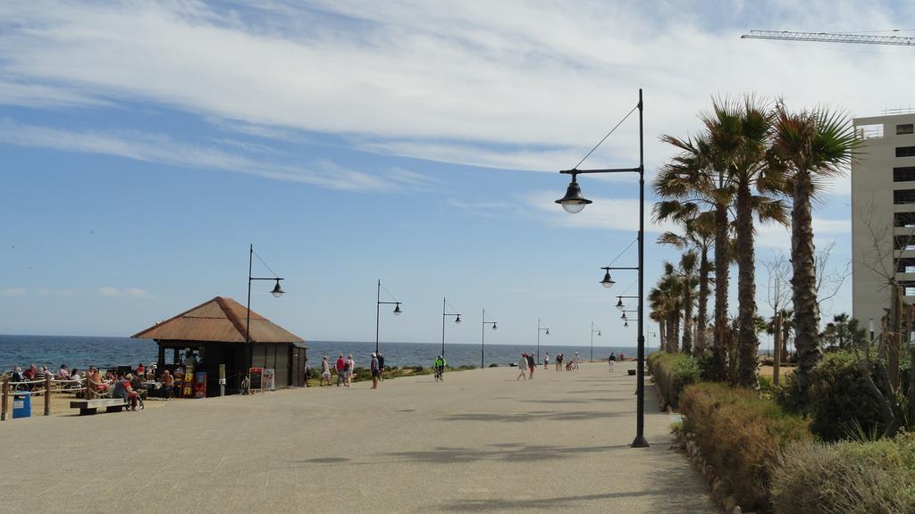 He La Entrada Punta Prima Torrevieja Bagian luar foto